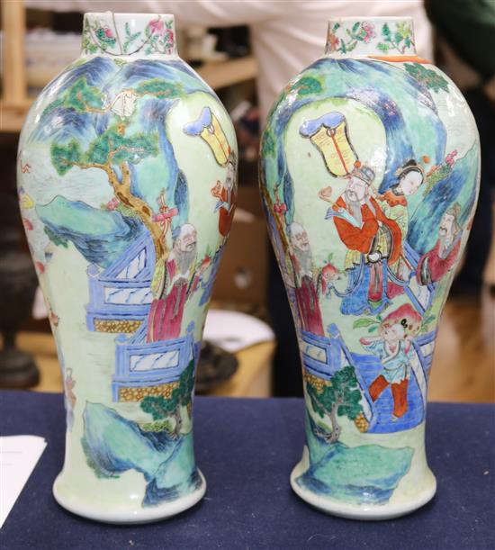 A pair of Chinese famille rose vases, Jiaqing/Daoguang period height 31cm